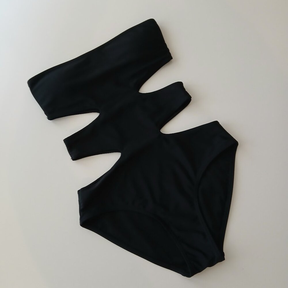 Missguided Black Sexy Cut Out one piece Swimsuit size 2